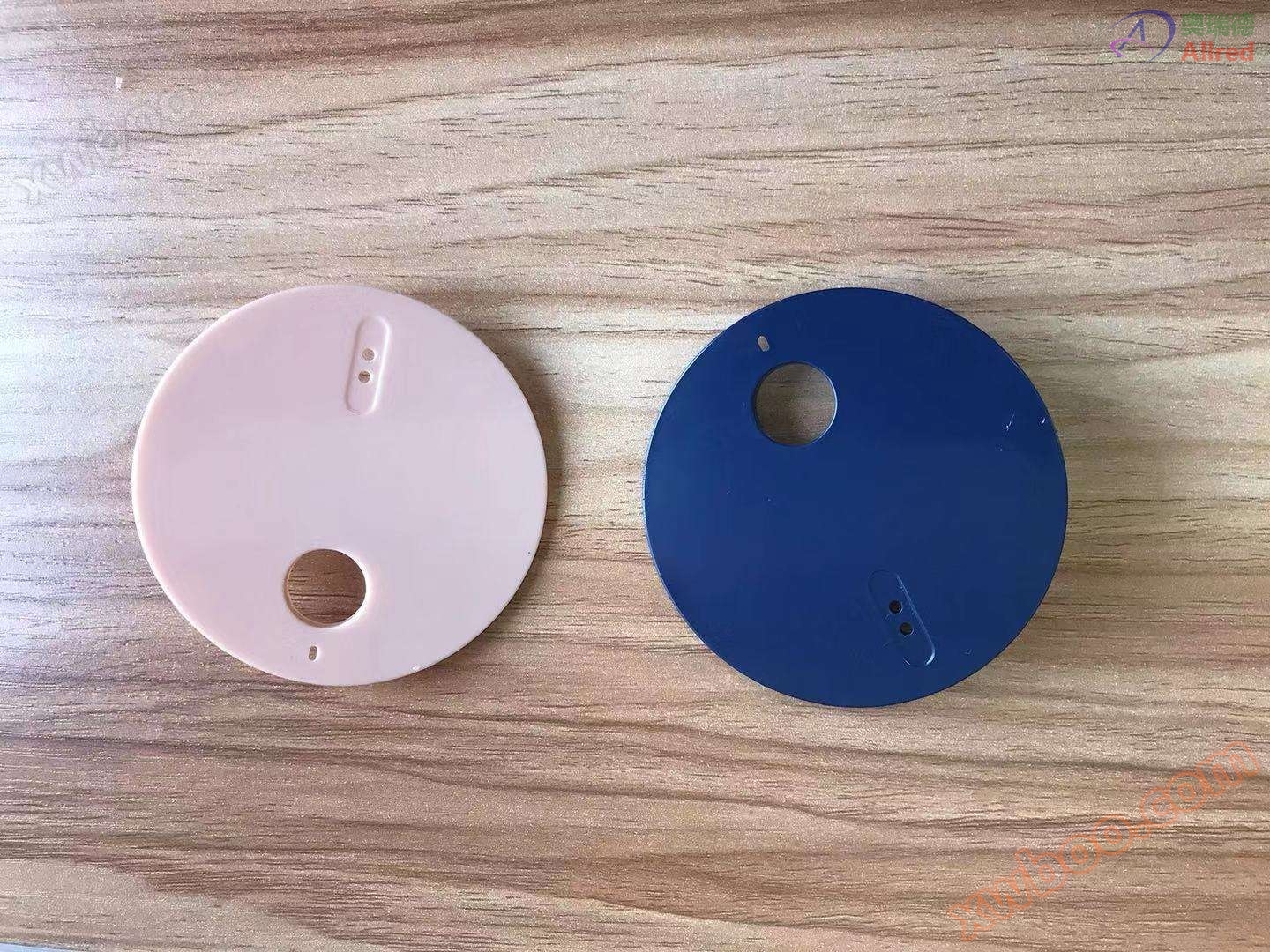 Spritz-Siebdruck-Radioskulptur